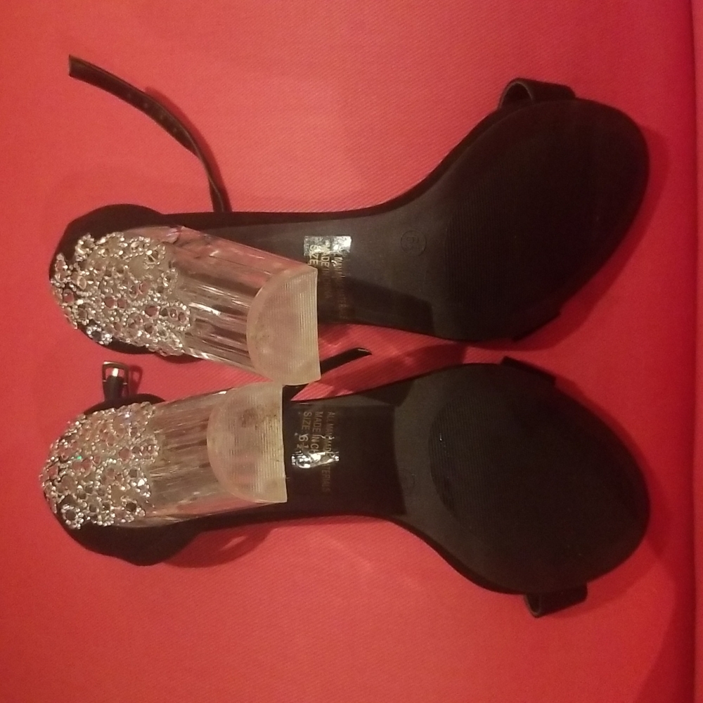 ❤  Wild Diva Suede like Strap w/Crystal Clear Heel - Size 6 1/2 - Picture 5 of 8